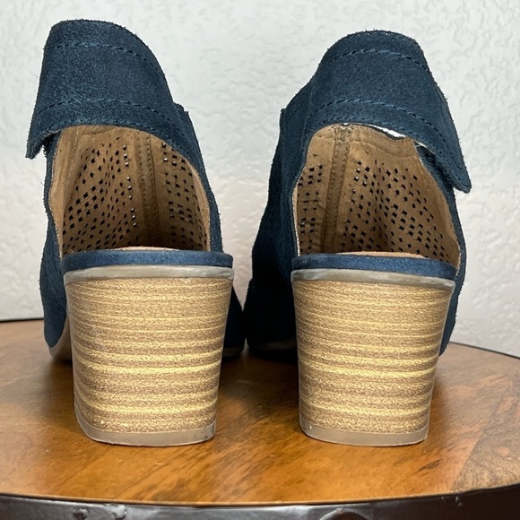 288. Sonoma Blue/Teal Suede Open Toe Cut Out chunky heel sandals size 10 - Picture 7 of 7